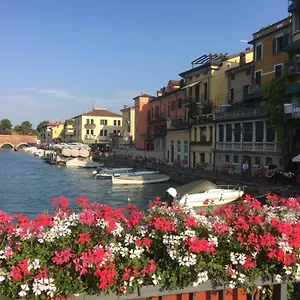https://crystals-house.hotelinveneto.com