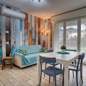 https://casa-azzurra-incantevole-bilocale-con-giardino.it-lombardy.com